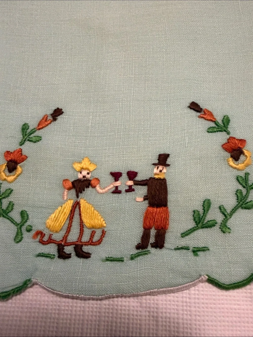 Vintage Linen Napkins - Embroidered - Cocktail Party Set/4 Madeira Folk Couple